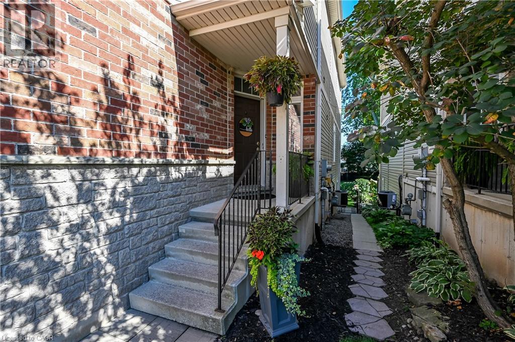 53 SUNNYCROFT Court - 2