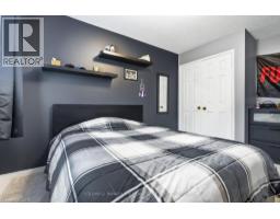 31 Karsh Crescent, Waterdown, ON  Photo 20