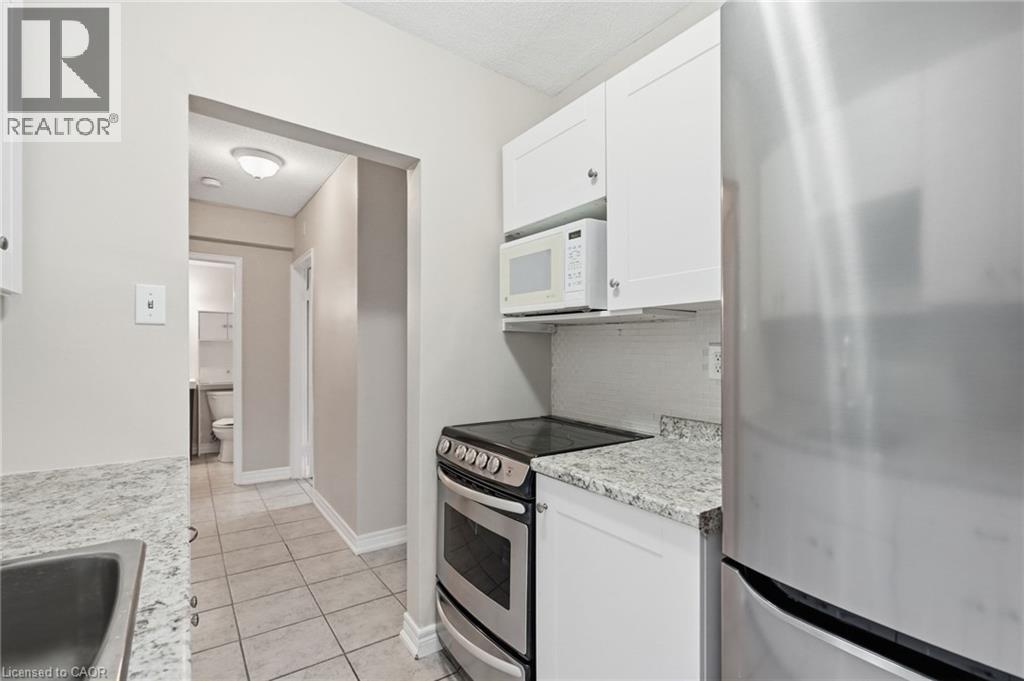 #904 81 CHARLTON Avenue E - 14