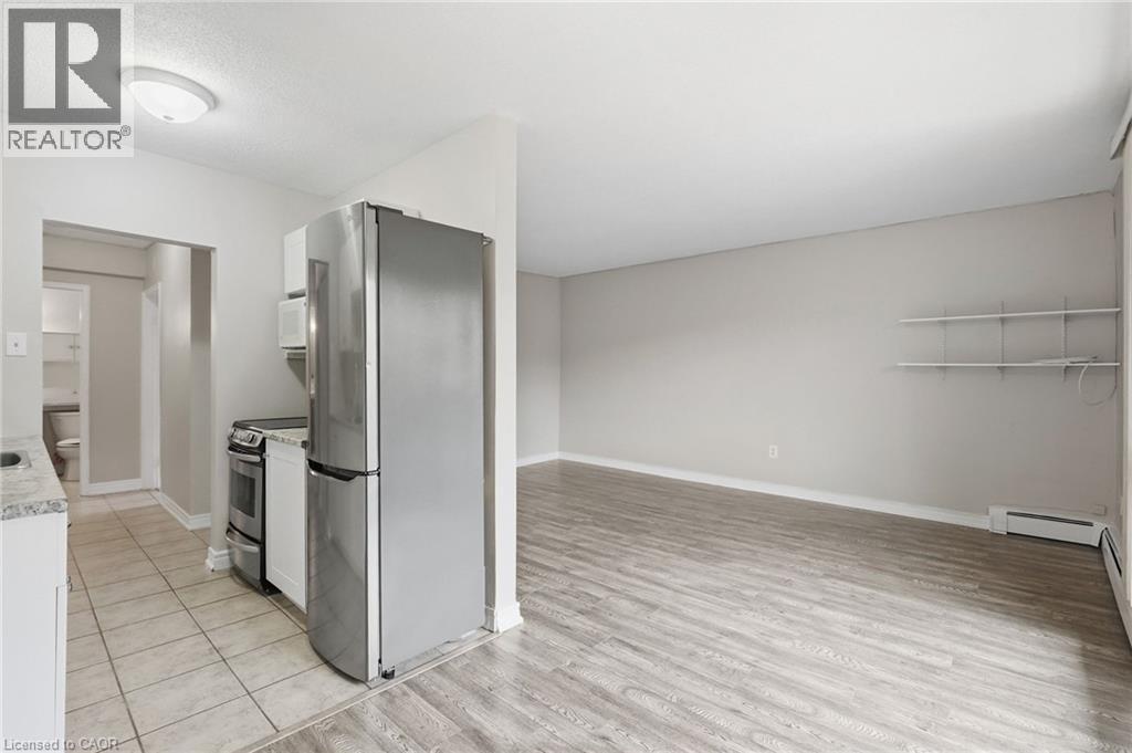 #904 81 CHARLTON Avenue E - 16