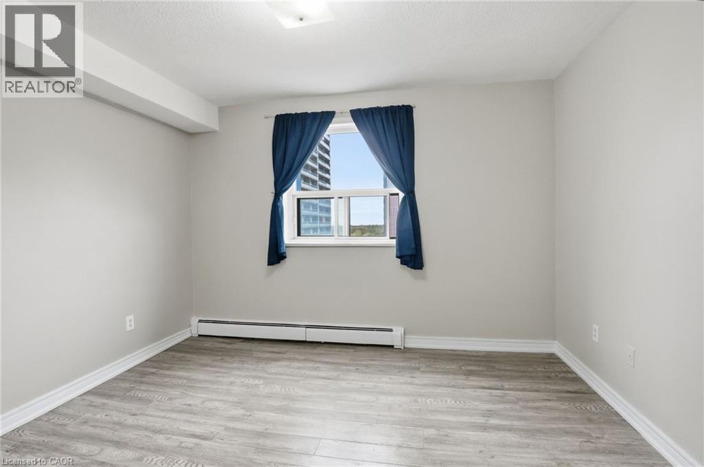 #904 81 CHARLTON Avenue E - 19