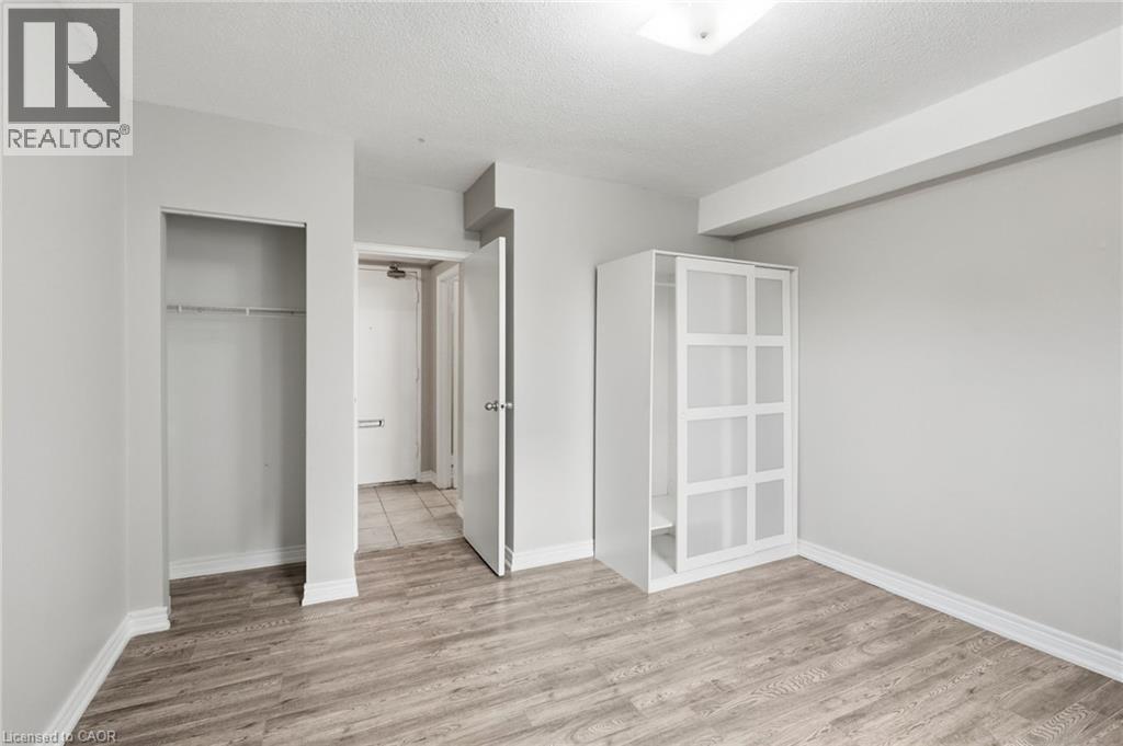 #904 81 CHARLTON Avenue E - 20