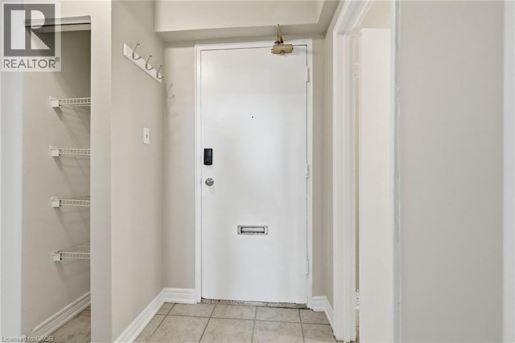 #904 81 CHARLTON Avenue E - 5