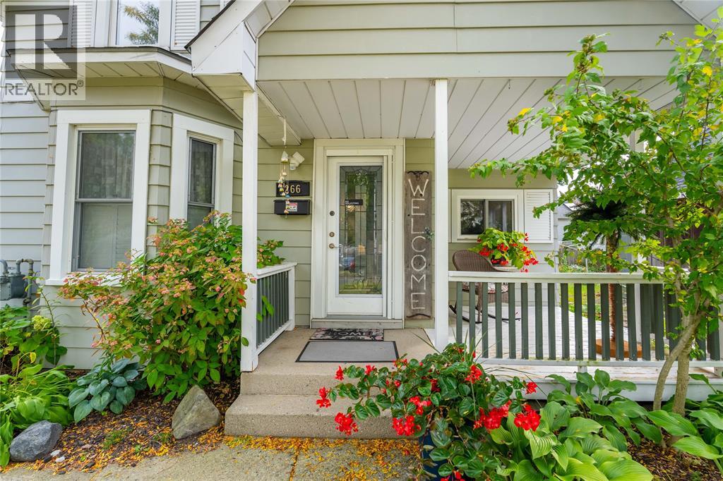266 Mackenzie Street North — photo 3