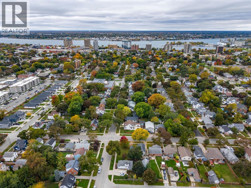 266 MACKENZIE STREET North - 38