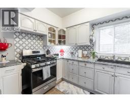 266 Mackenzie Street North, Sarnia, ON N7T6L3 Photo 11
