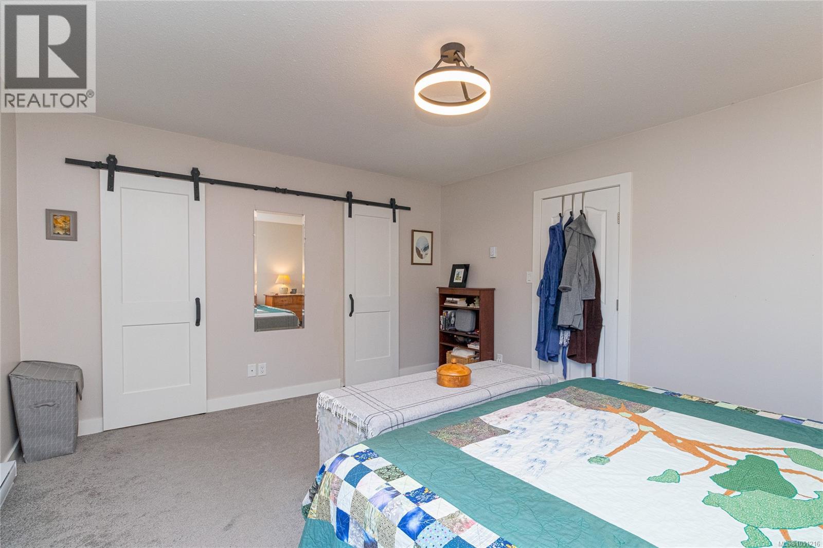 615 Sturdee St - 18