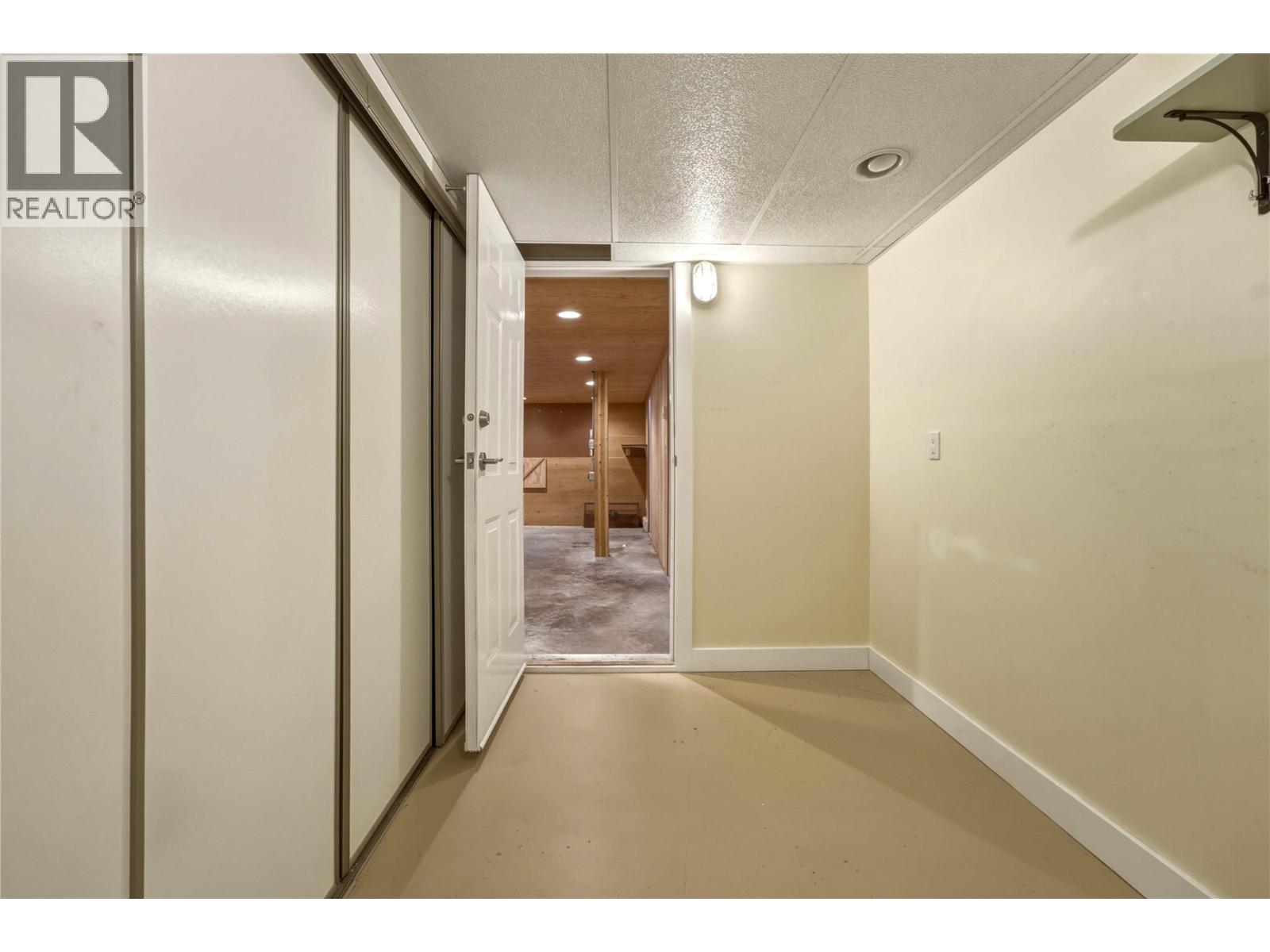 55 Peregrine Way - 48