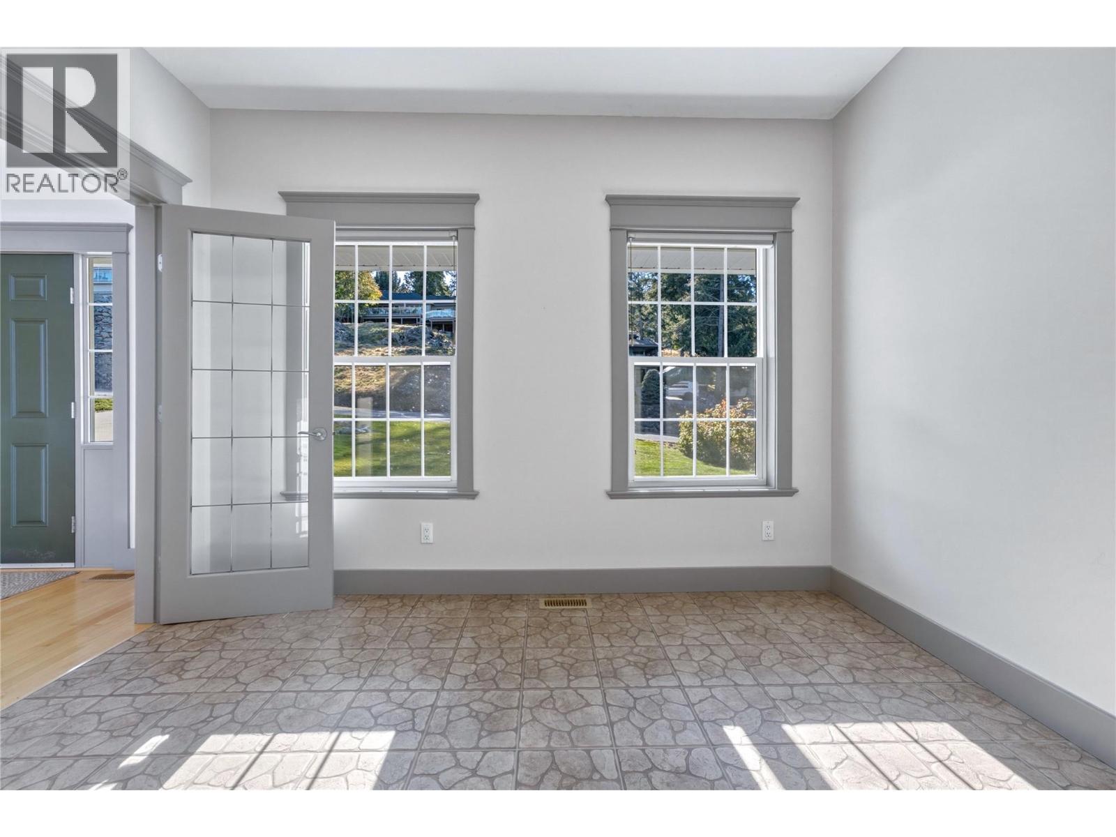 55 Peregrine Way photo 5