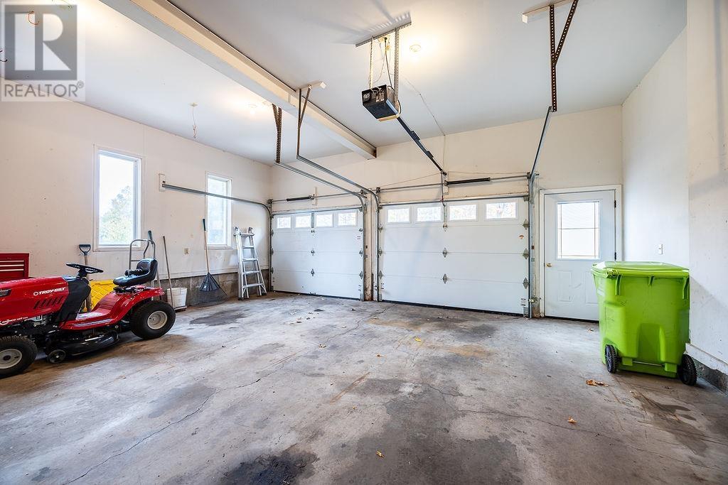 123 Palomino Dr — photo 31