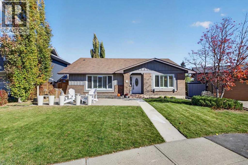 Photo of 36 Lake Lucerne Close SE, Calgary