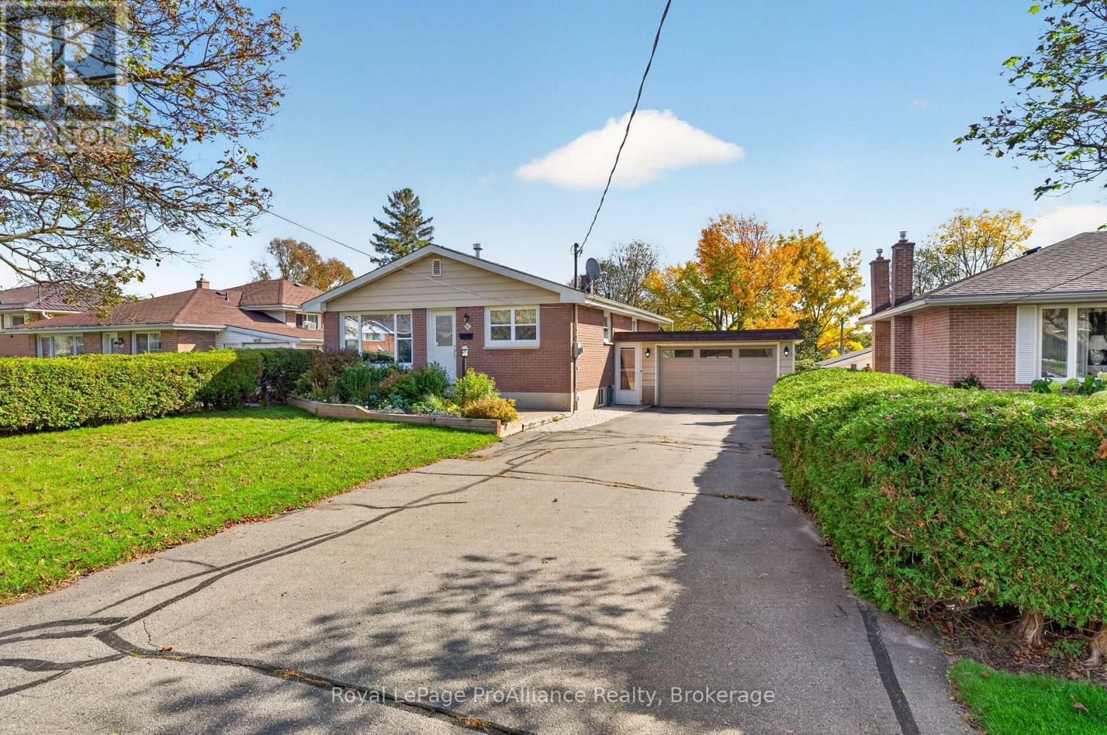 51 Craig Street, Belleville, ON photo 2