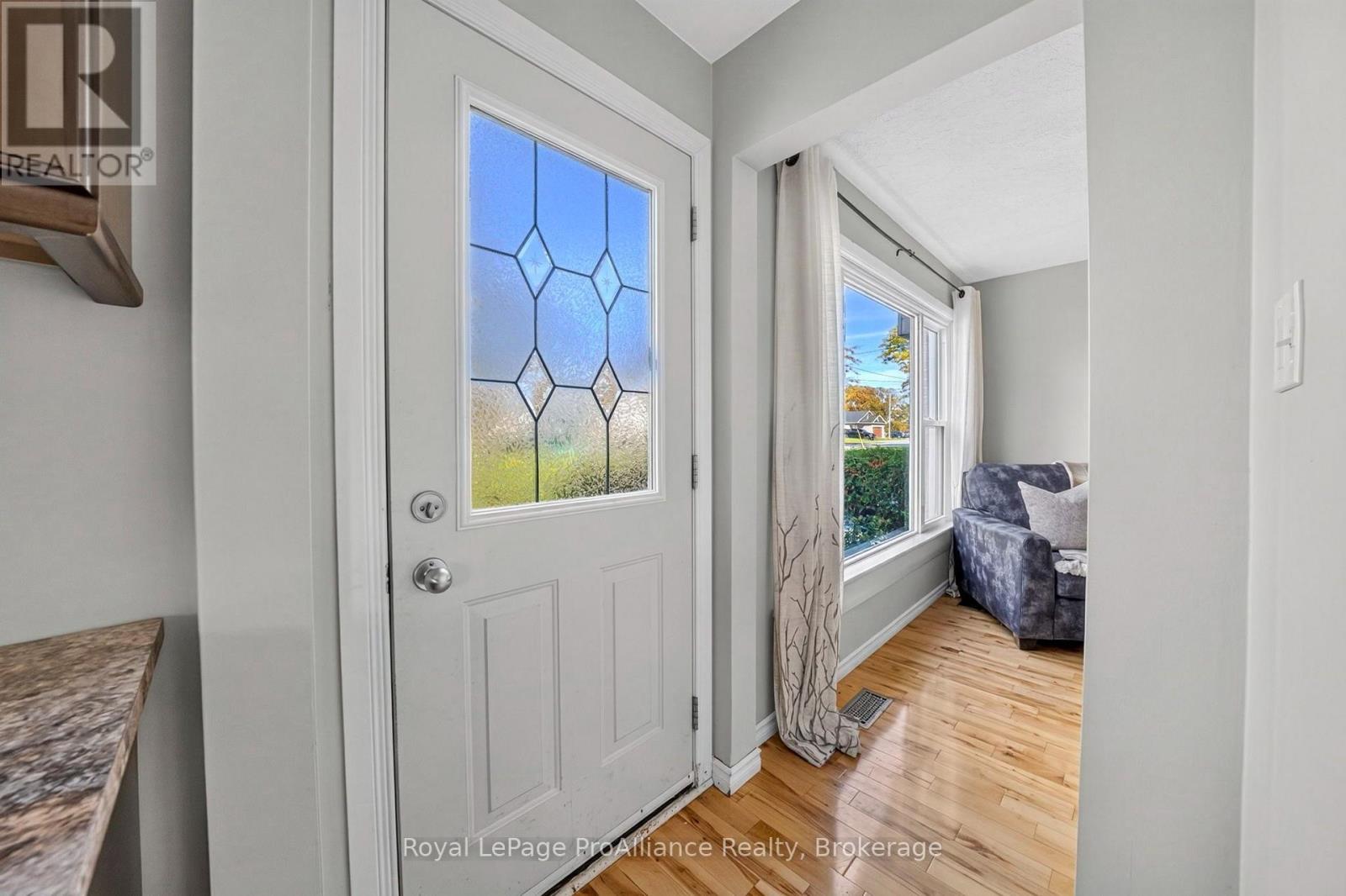 51 Craig Street, Belleville, ON photo 5