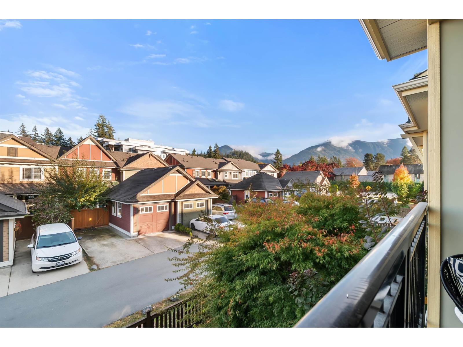 Photo of 41 45290 SOOWAHLIE CRESCENT, Garrison Crossing 36