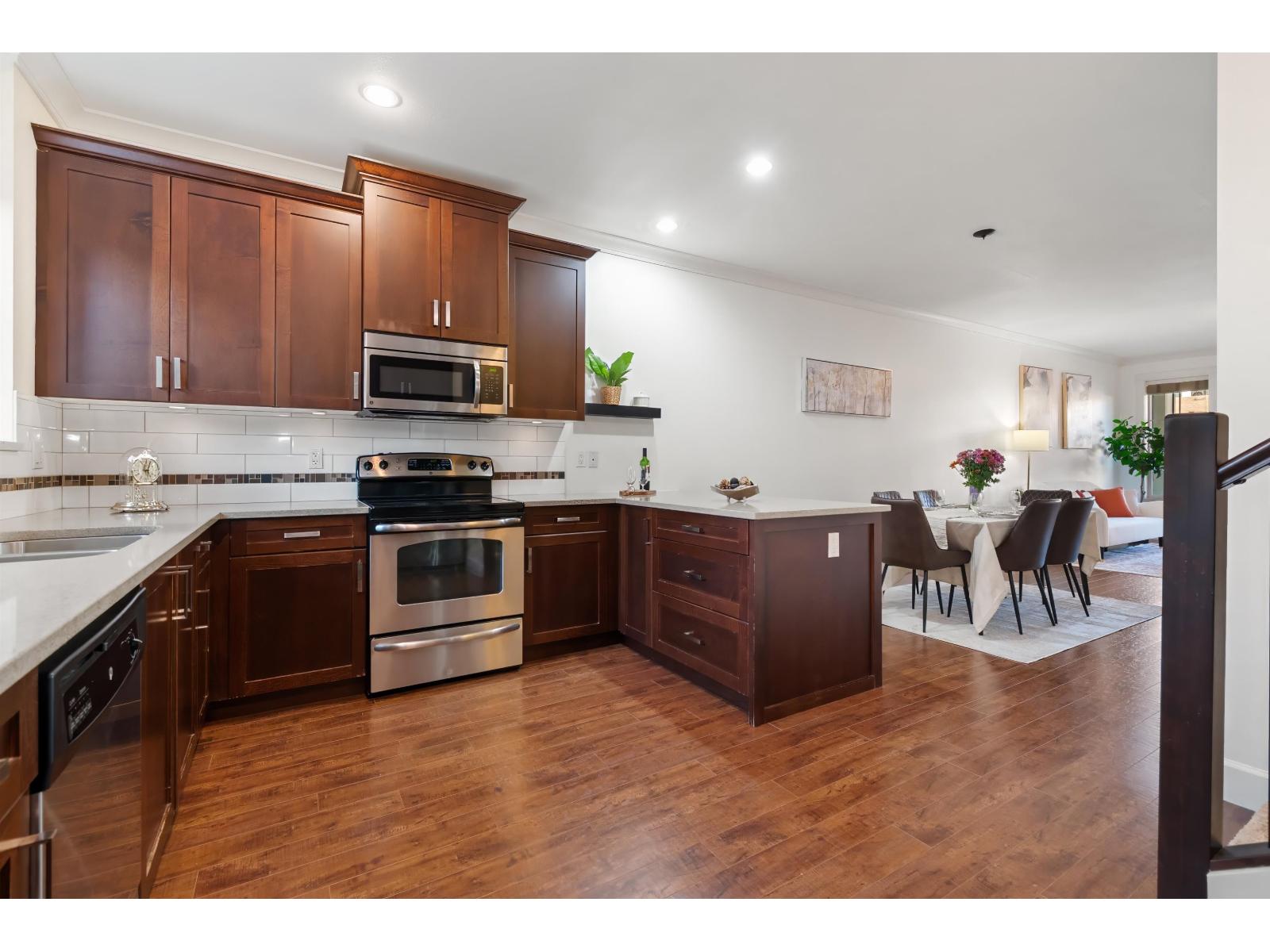 Photo of 41 45290 SOOWAHLIE CRESCENT, Garrison Crossing 16