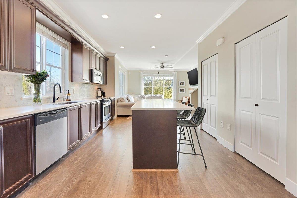 Photo of 39 19180 65 AVENUE 10