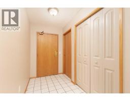 4pc Bathroom - 104, 75 1 Avenue S, Lethbridge, AB T1J4R2 Photo 9
