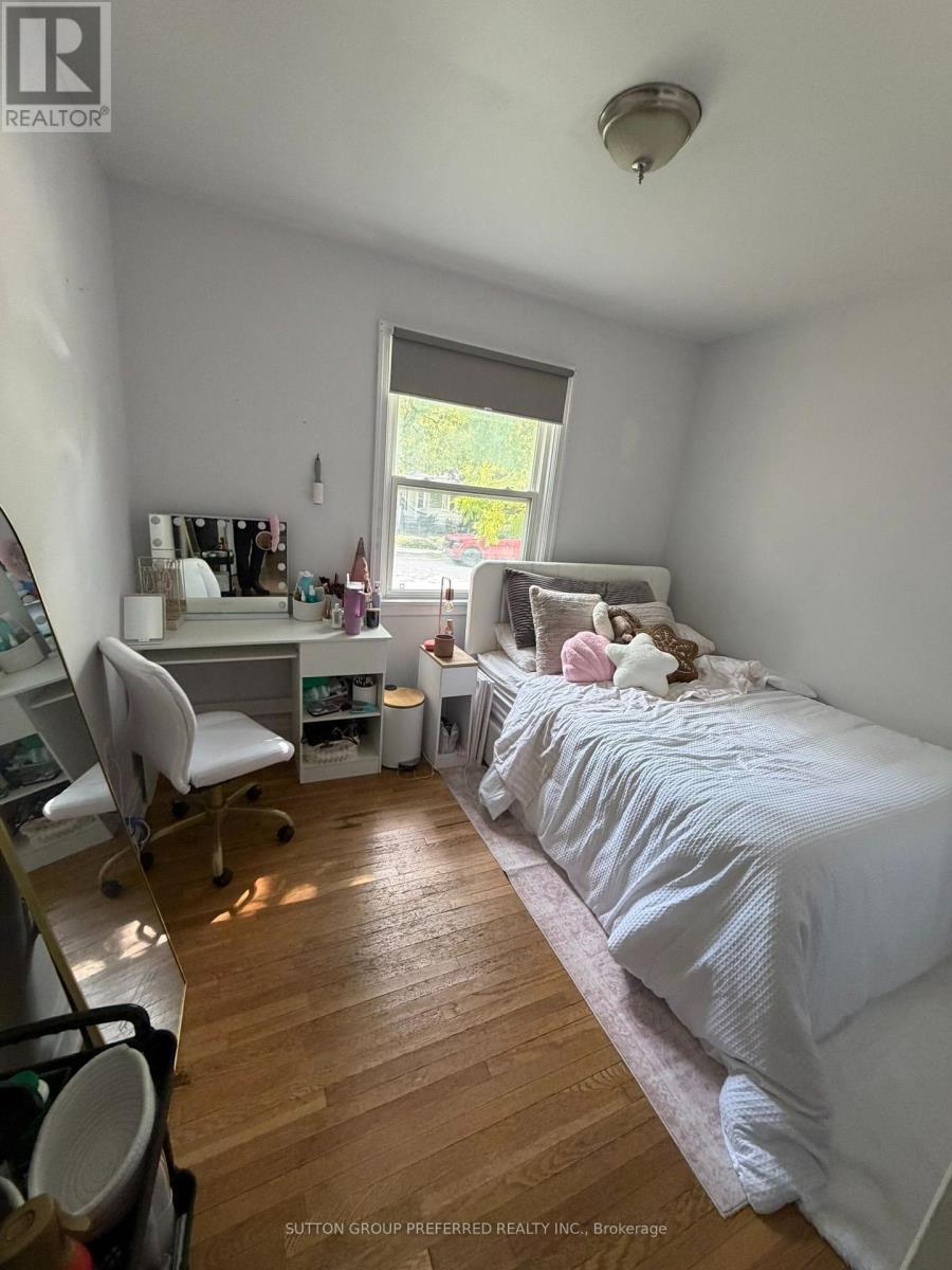 220 Bernard Avenue — photo 14