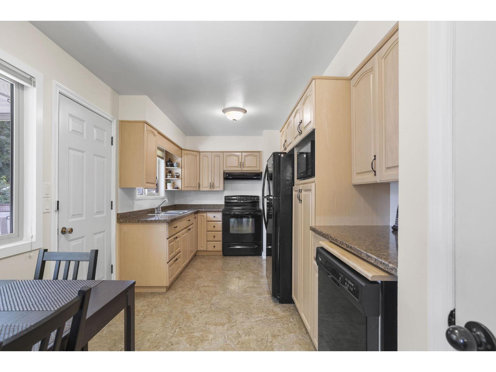 4 Bed, 2 Bath House for Sale in Abbotsford – 33268 SWANSEA AVENUE, Abbotsford – MLS# R3175265 - Image 8