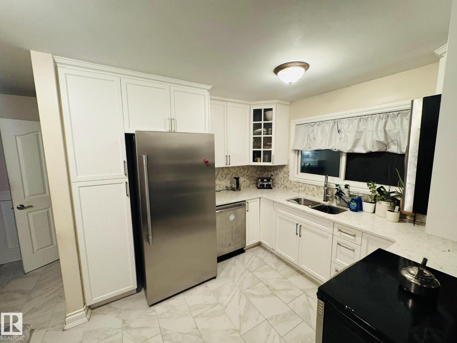 8416 145 Avenue NW, photo 12