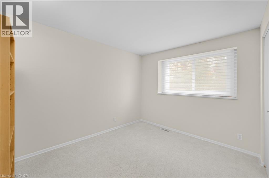30 Westwood Crescent — photo 21
