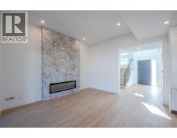 4pc Ensuite bath - 1125 Antler Drive, Penticton, BC V2A9G6 Photo 6