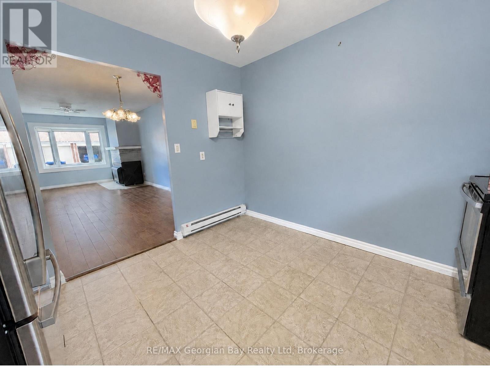 696 King Street — photo 18