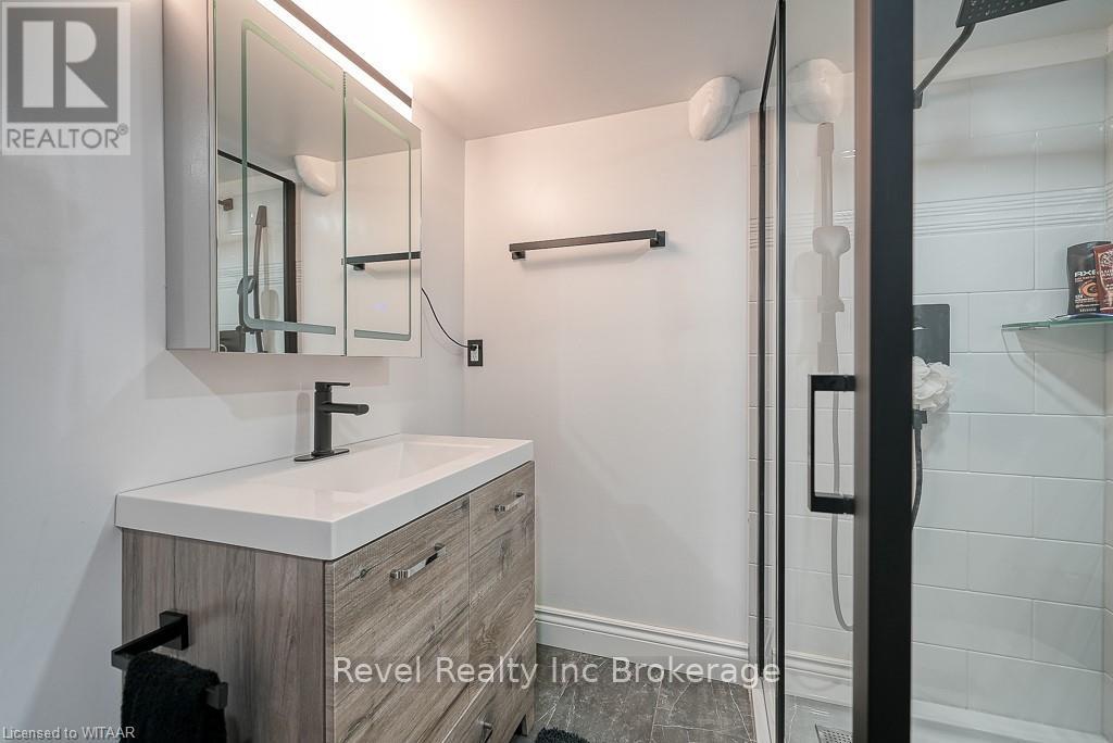 824 DEVONSHIRE AVENUE - 21