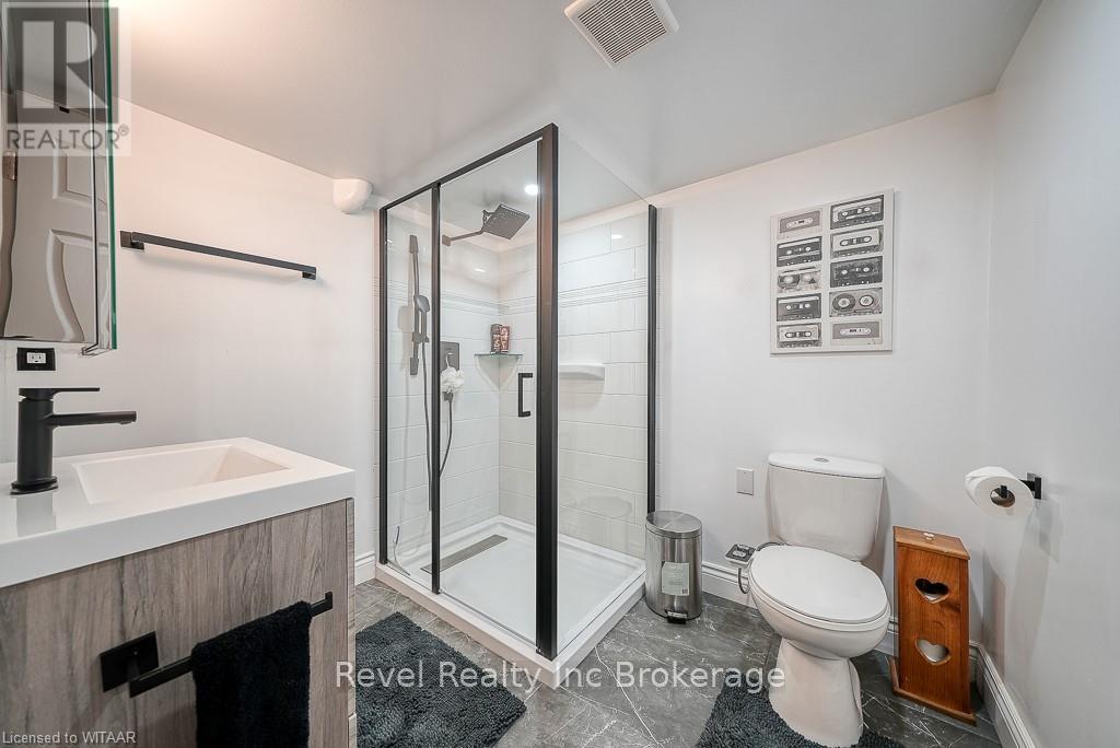 824 Devonshire Avenue — photo 22