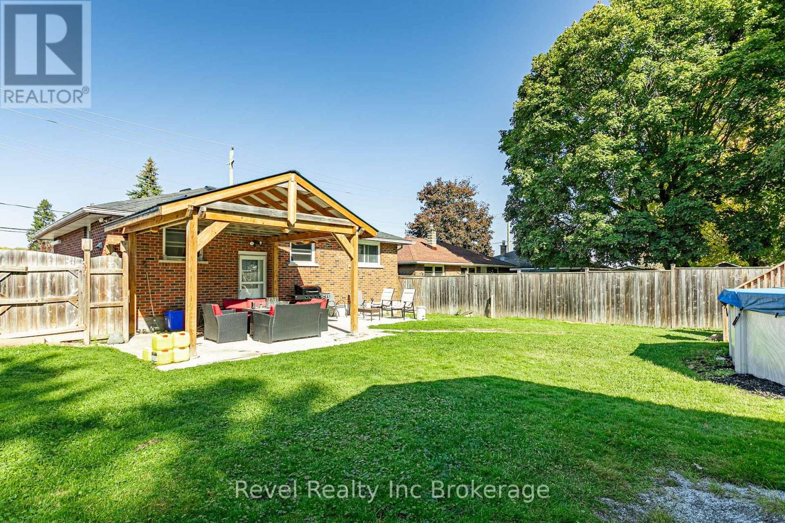 824 DEVONSHIRE AVENUE - 24