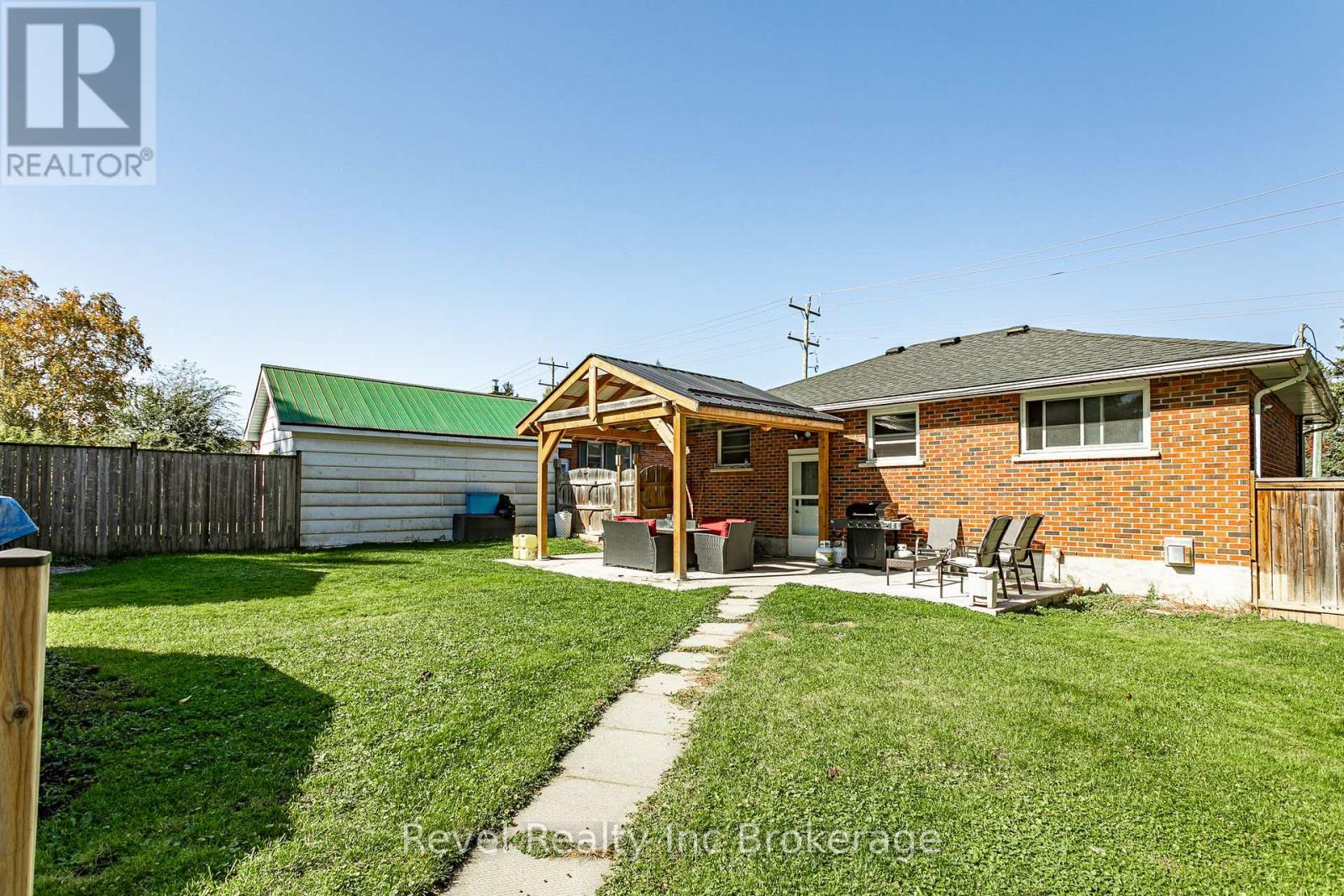 824 Devonshire Avenue — photo 25