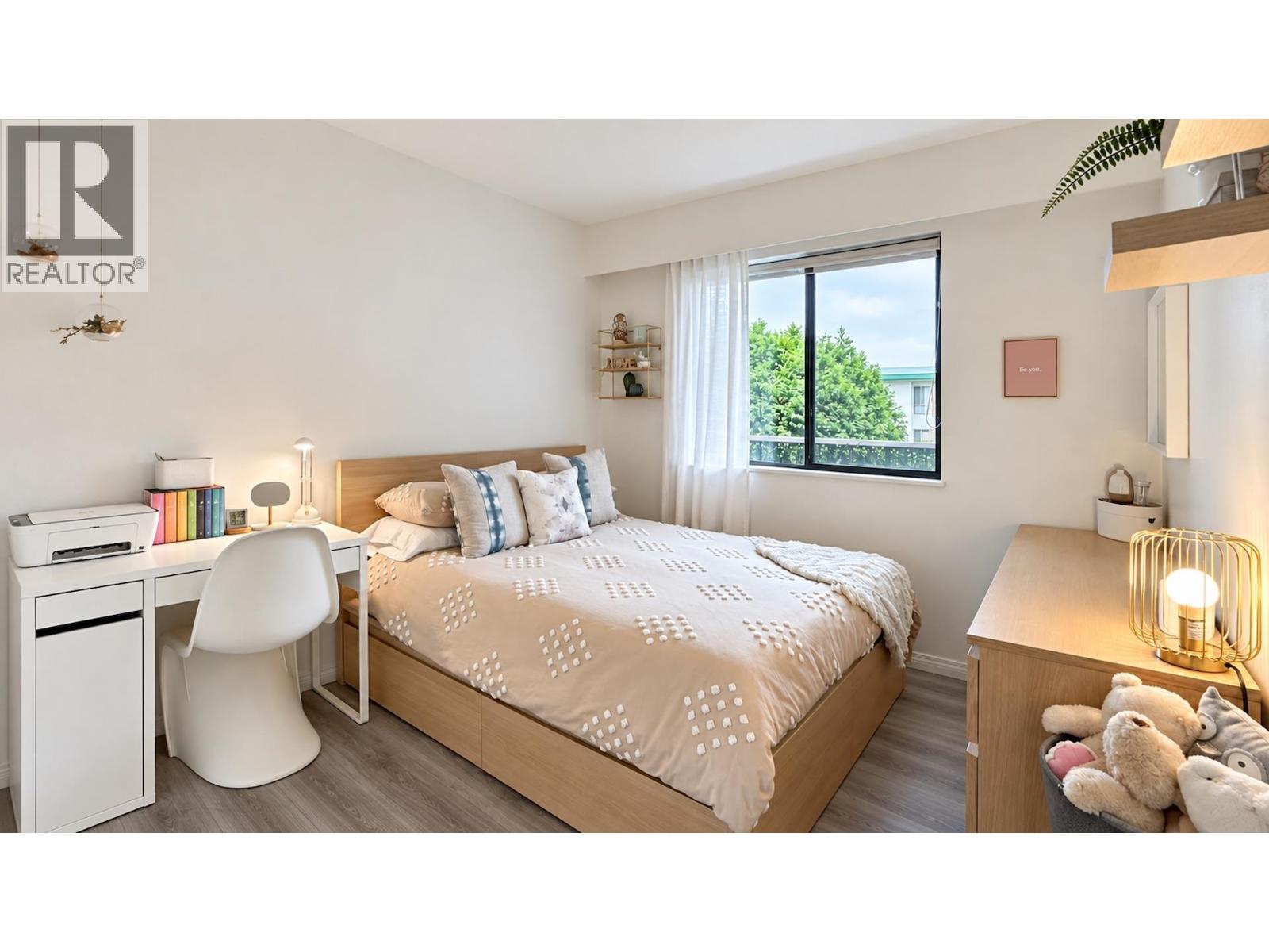 Photo of 204 1610 CHESTERFIELD AVENUE 20