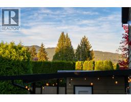 327 Mount Royal Court, Port Moody, BC V3H3Z3 Photo 17