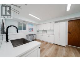 327 Mount Royal Court, Port Moody, BC V3H3Z3 Photo 36