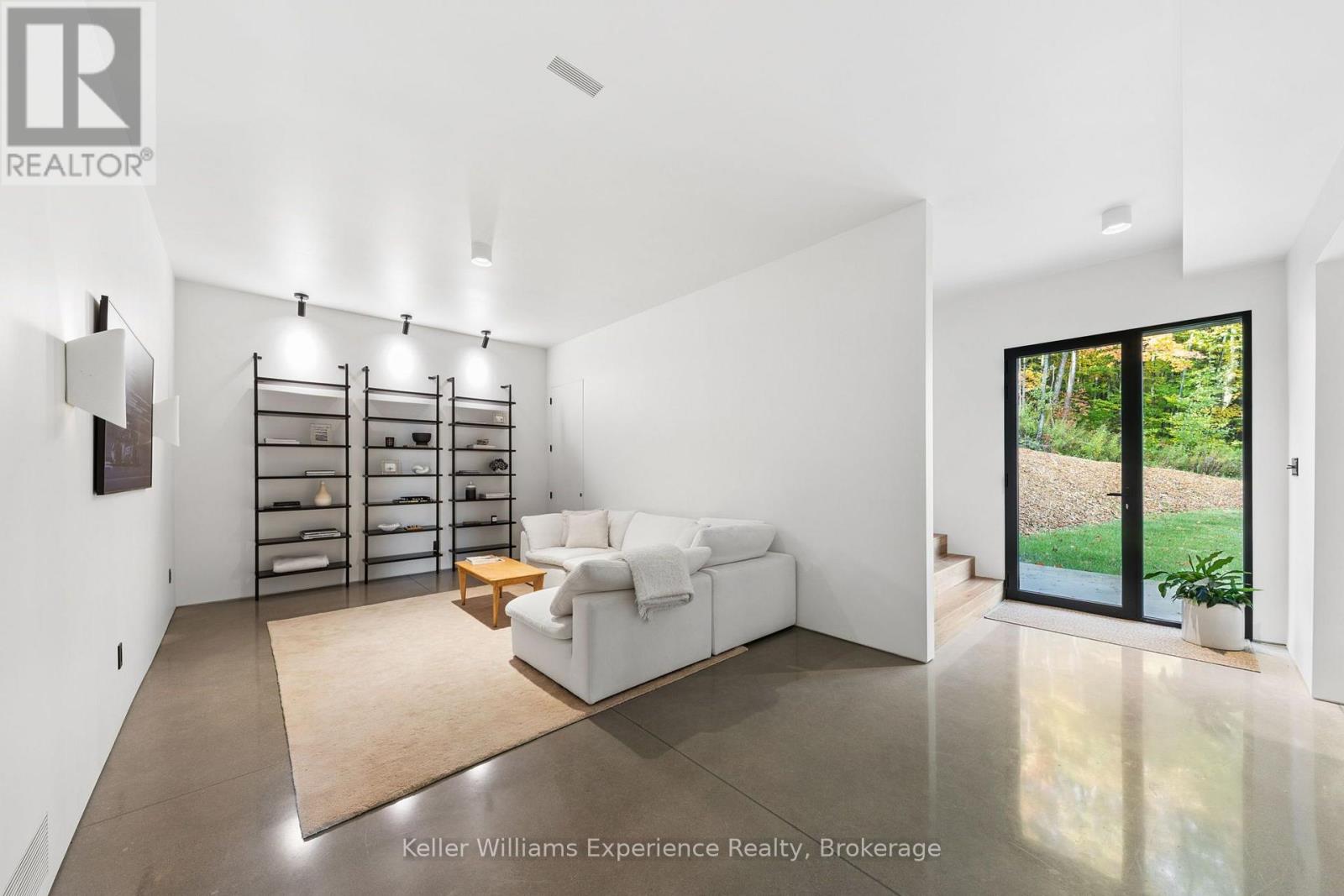 476 CHAMPLAIN ROAD - 25