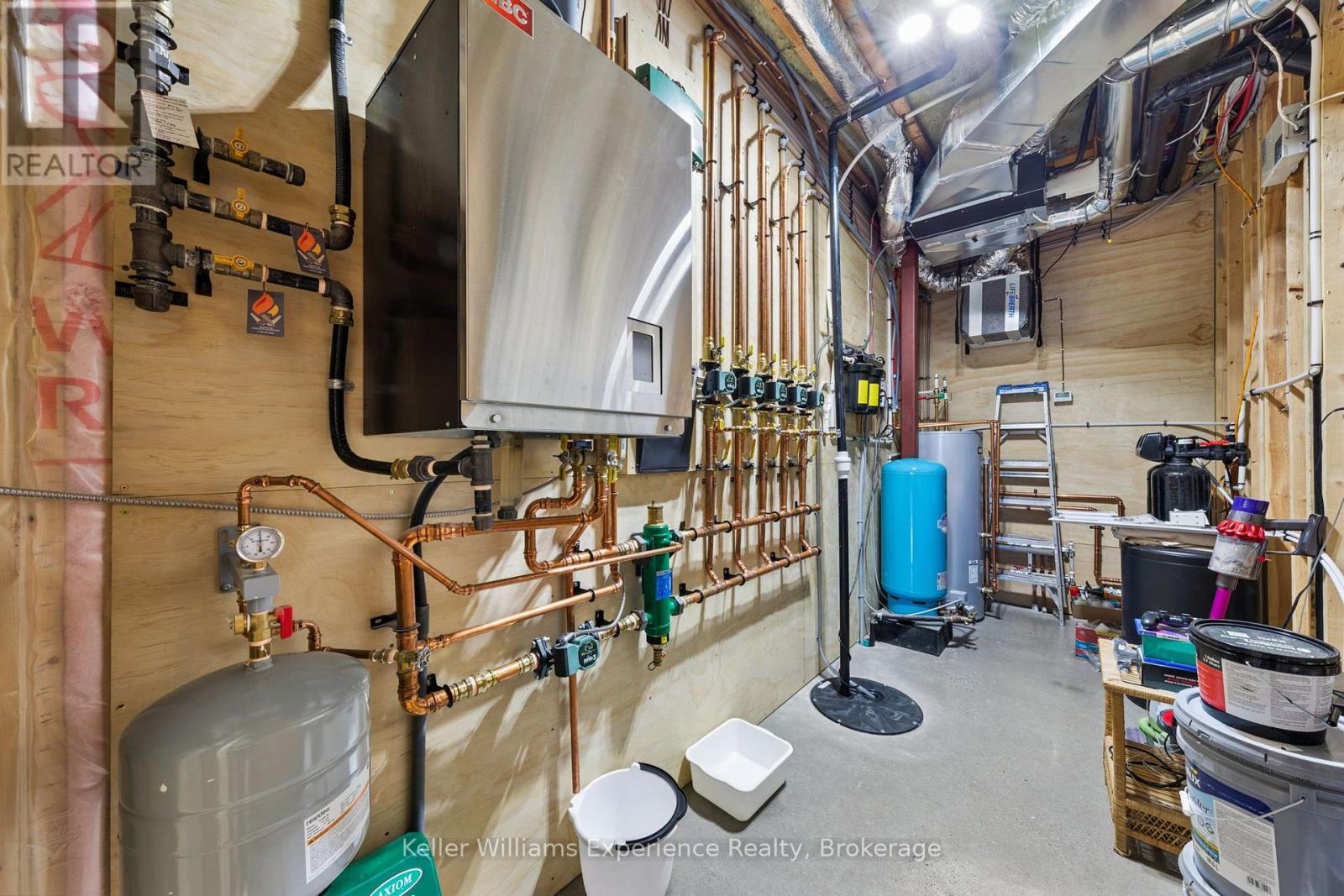 476 CHAMPLAIN ROAD - 28