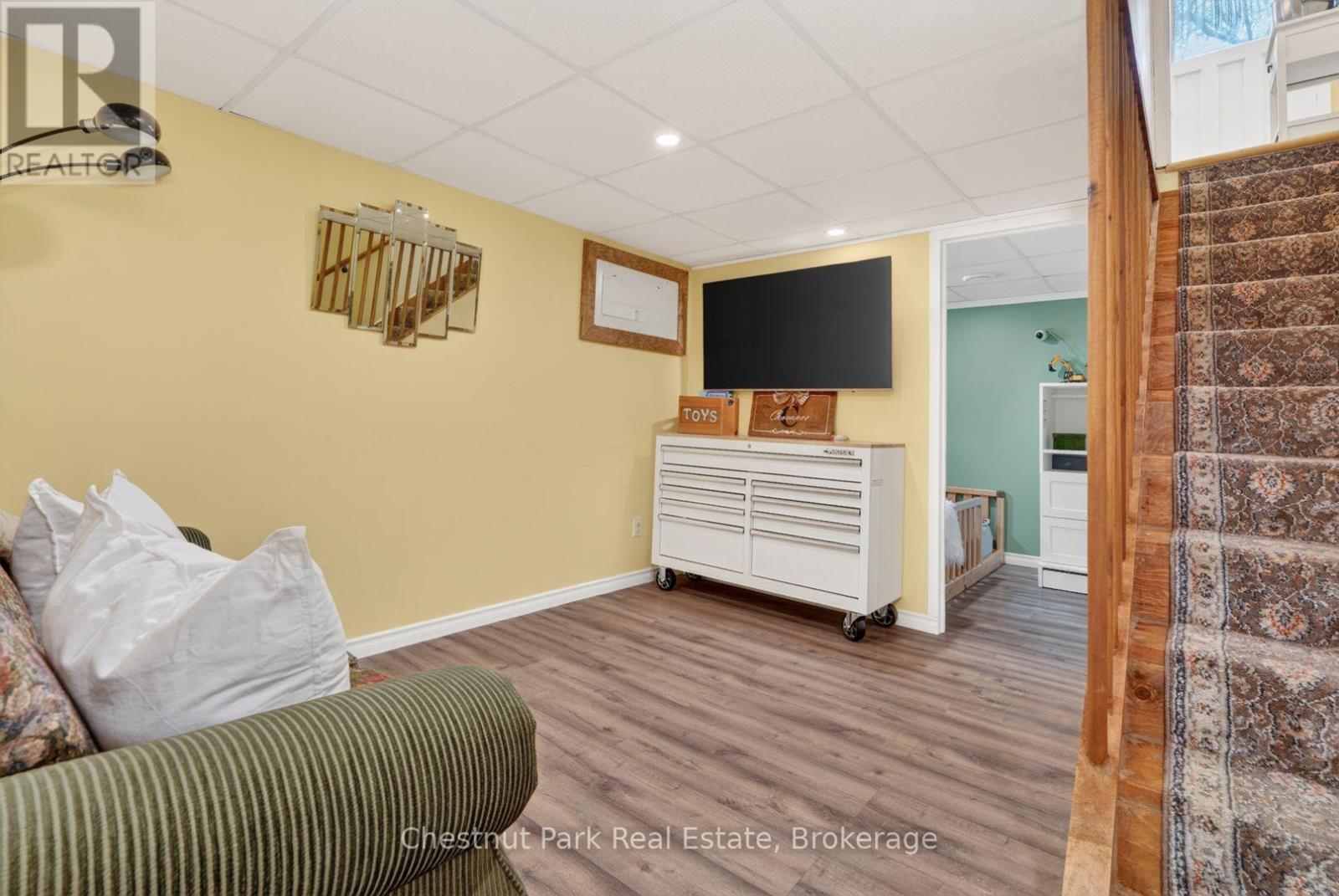 213 Yonge Street — photo 17