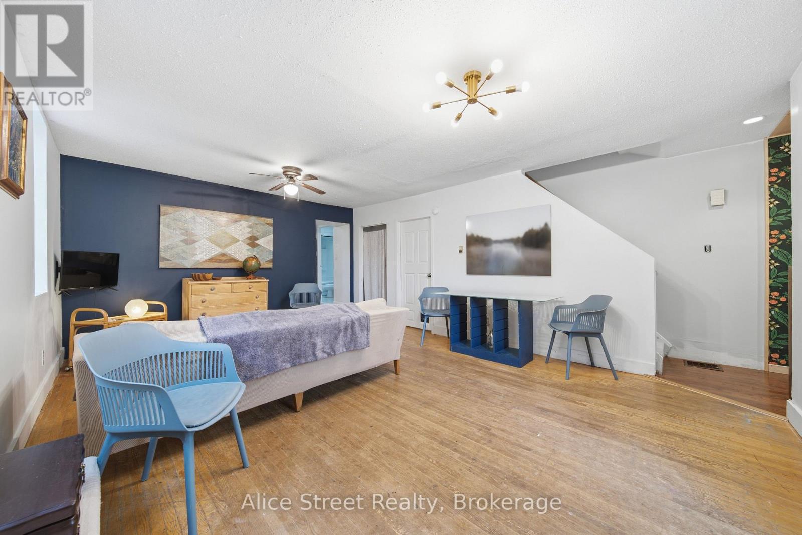 39 Arthur Street North — photo 10