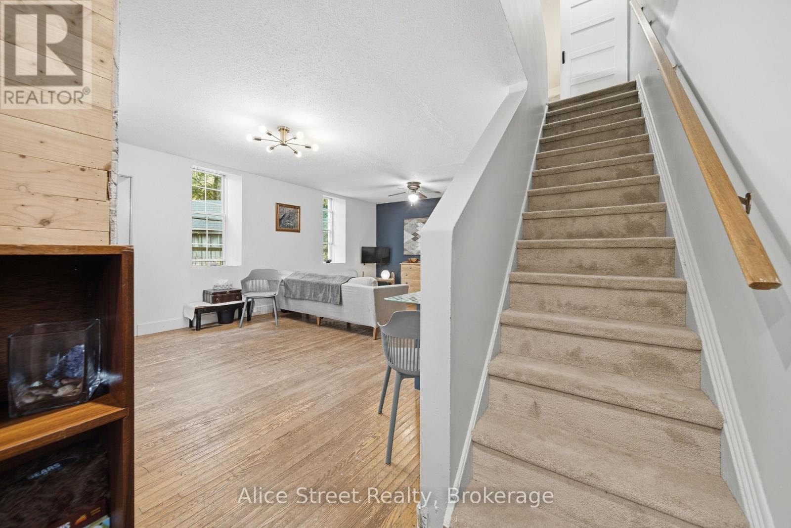 39 Arthur Street North — photo 21