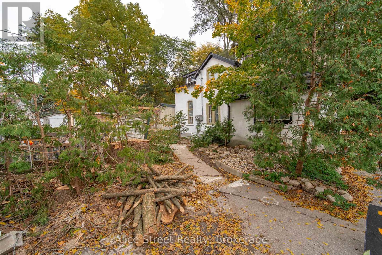 39 Arthur Street North — photo 3