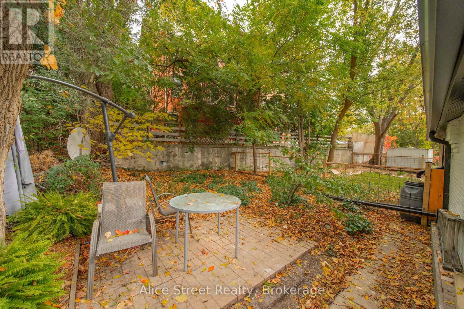 39 Arthur Street North — photo 32