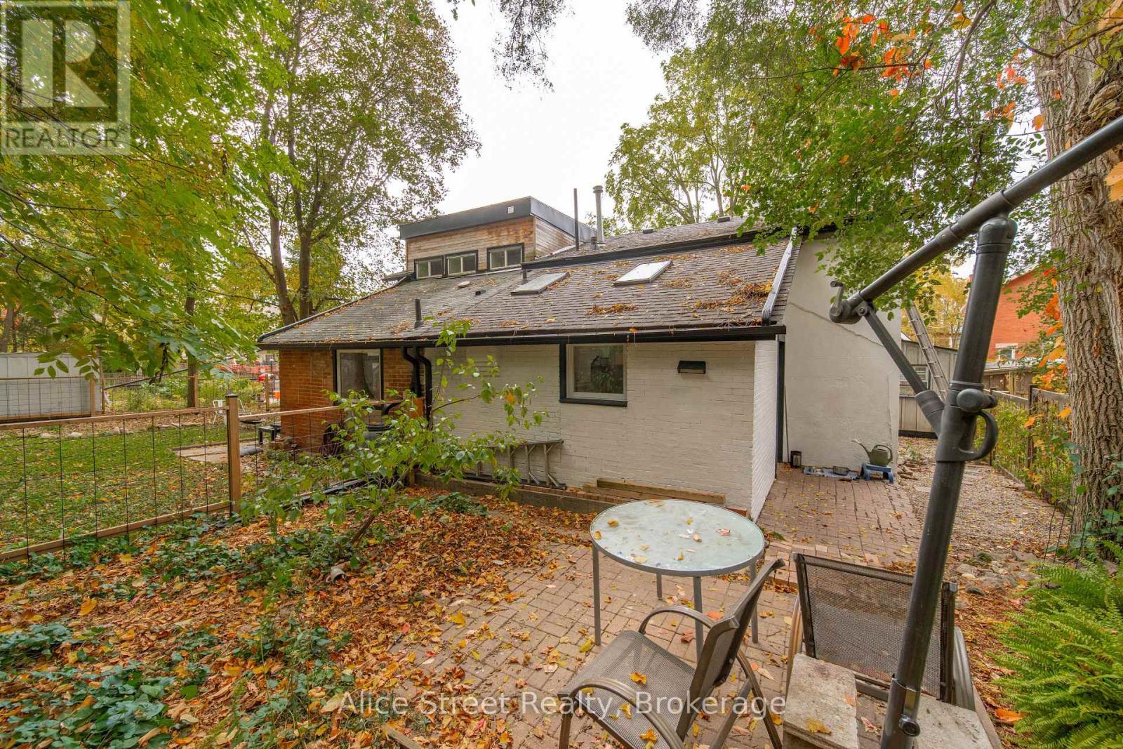 39 Arthur Street North — photo 34