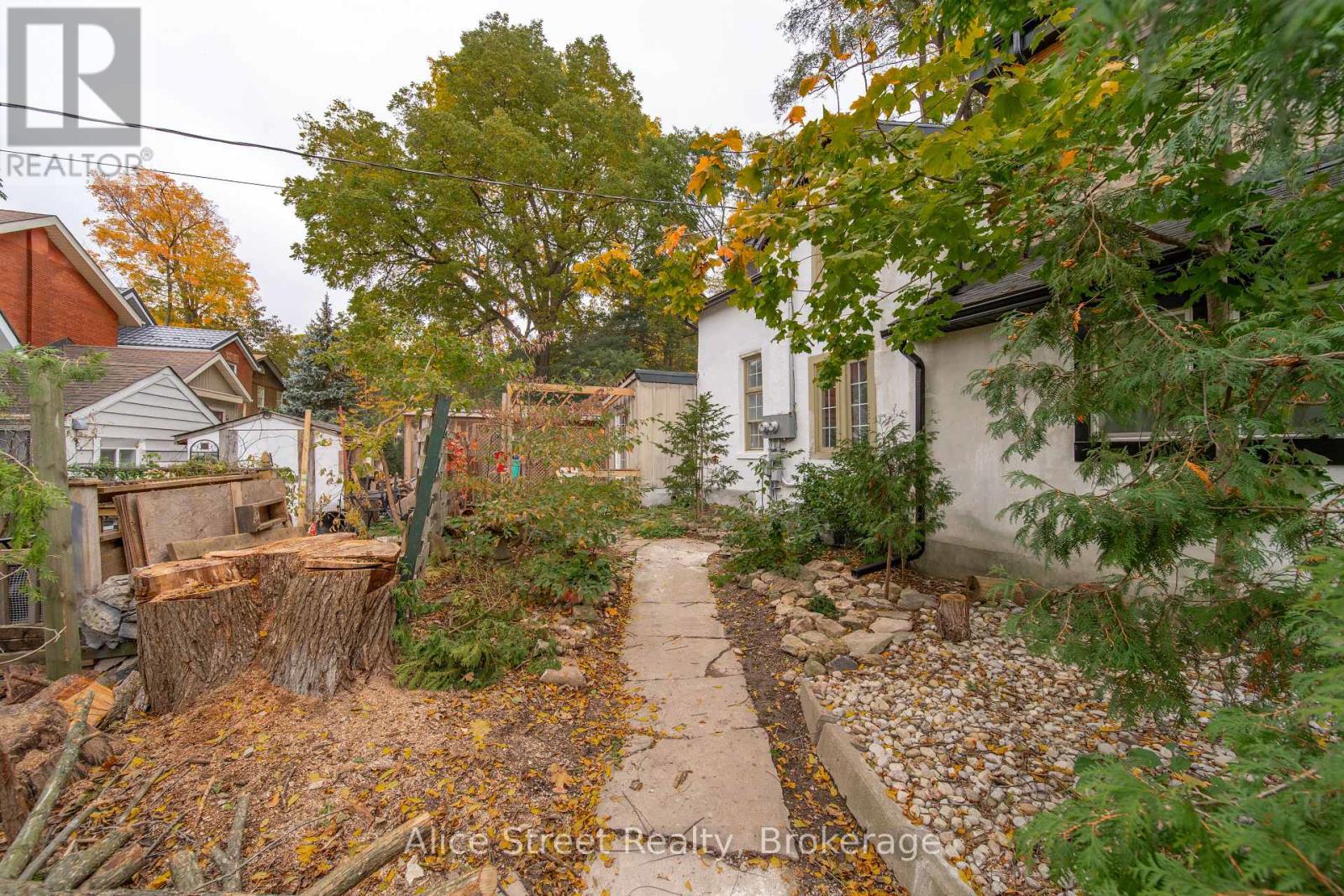 39 Arthur Street North — photo 4