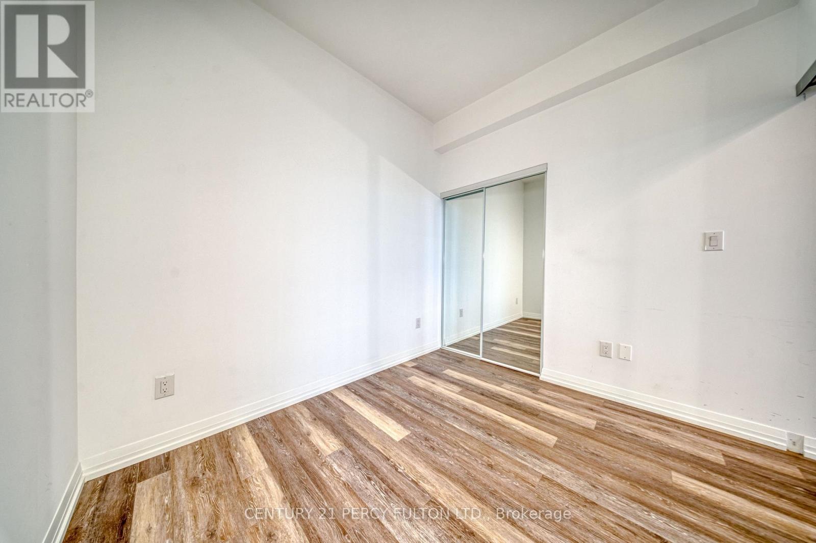 75 Canterbury Place — photo 23