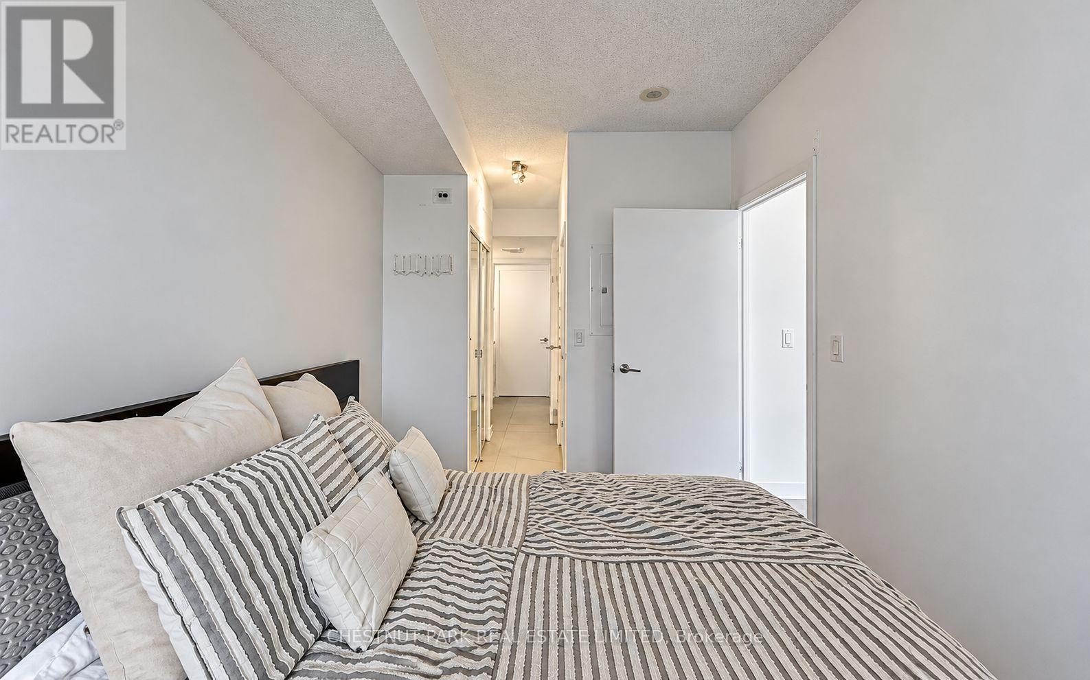38 Dan Leckie Way — photo 12