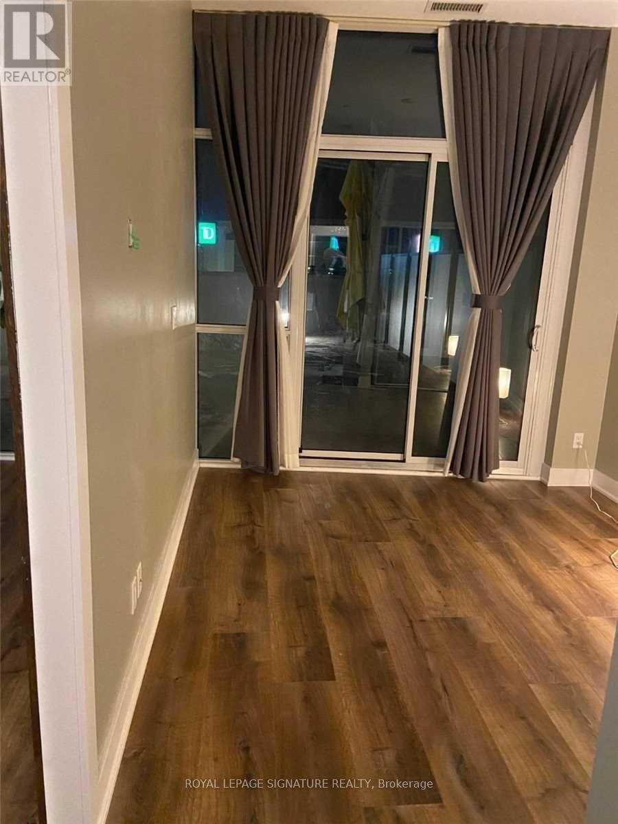 99 The Donway West — photo 14