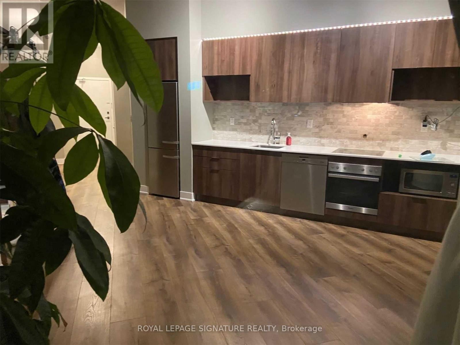 99 The Donway West — photo 18