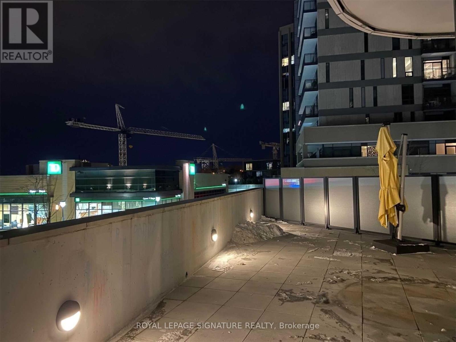 99 The Donway West — photo 19