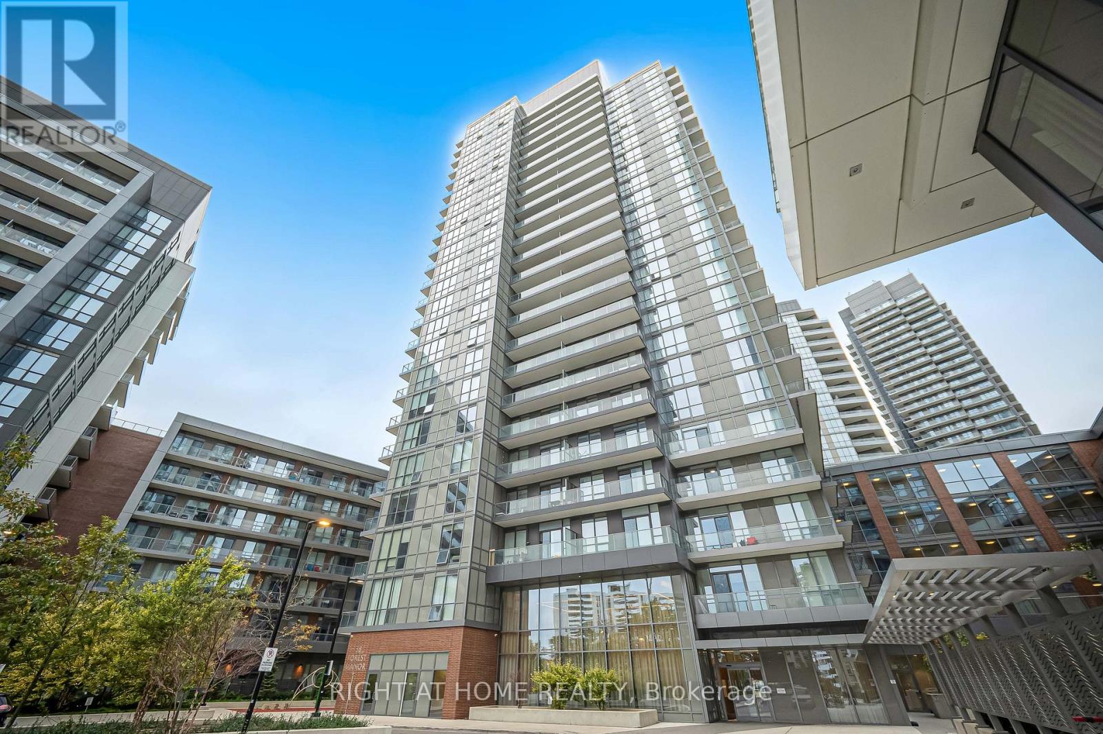 405- 38 Forest Manor Road, Toronto, ON