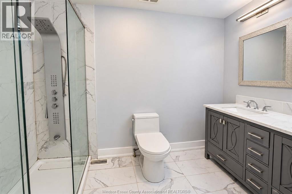 1374 Benjamin Avenue — photo 14